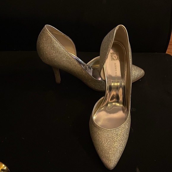 Anne Klein gold sparkly heels size 9 - Picture 3 of 3